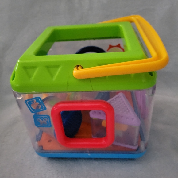 Fisher Price Peek A Blocks Shape Sorter 2003 Musical Baby Toy with 4 Sha… - Picture 5 of 8